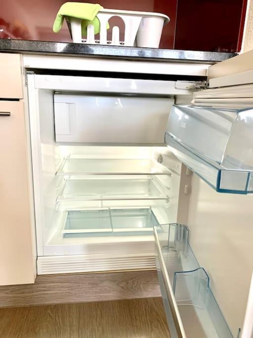 Little Penthouse **** Apartment Dietikon Bagian luar foto