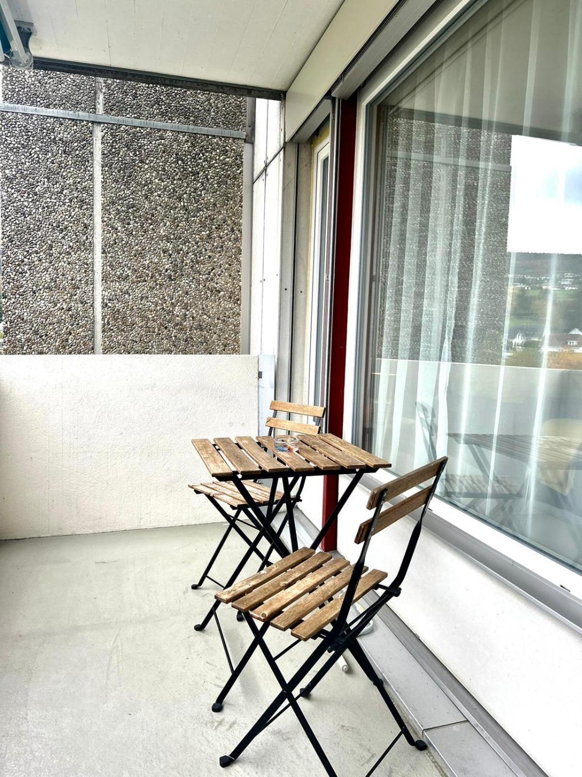 Little Penthouse **** Apartment Dietikon Bagian luar foto
