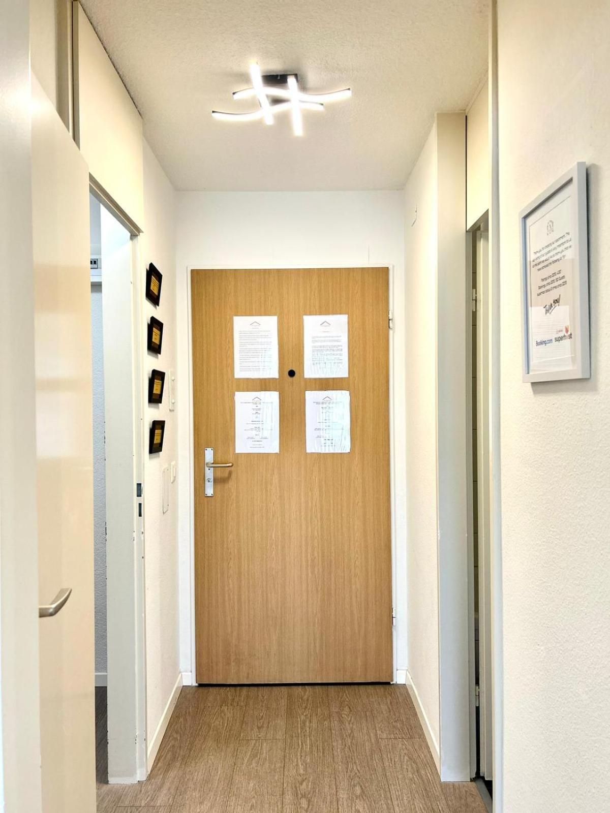 Little Penthouse **** Apartment Dietikon Bagian luar foto