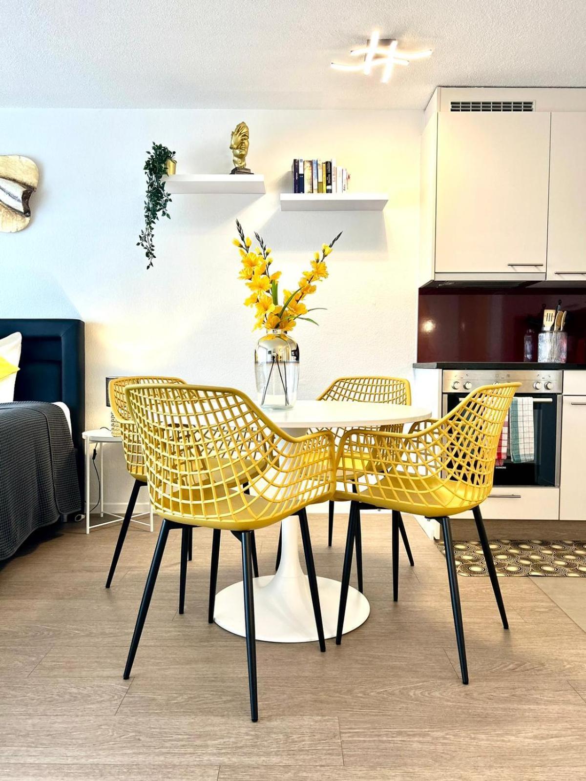 Little Penthouse **** Apartment Dietikon Bagian luar foto