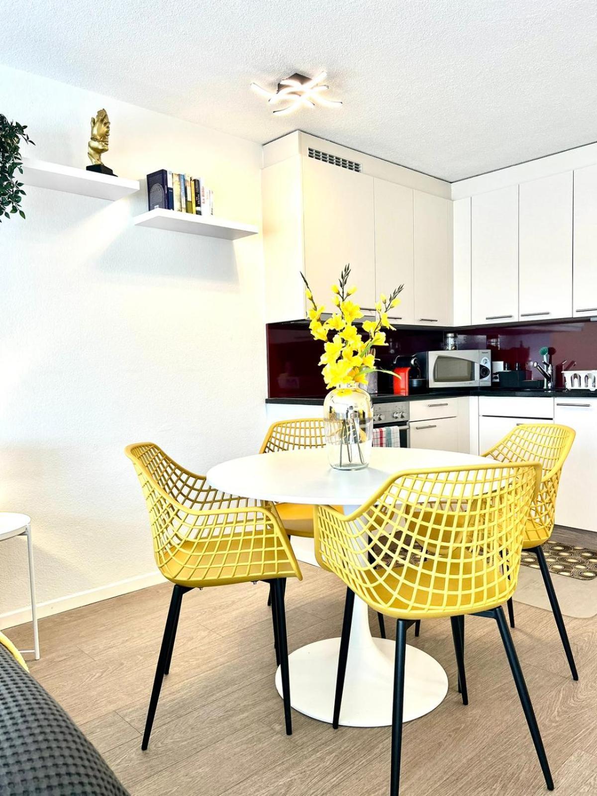 Little Penthouse **** Apartment Dietikon Bagian luar foto