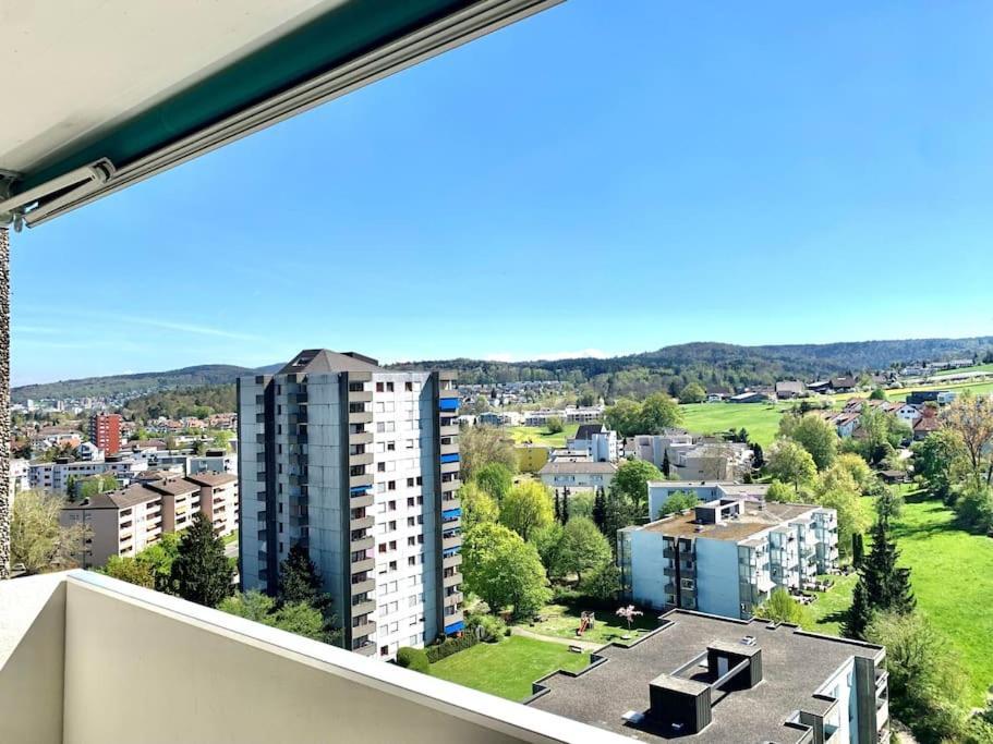 Little Penthouse **** Apartment Dietikon Bagian luar foto