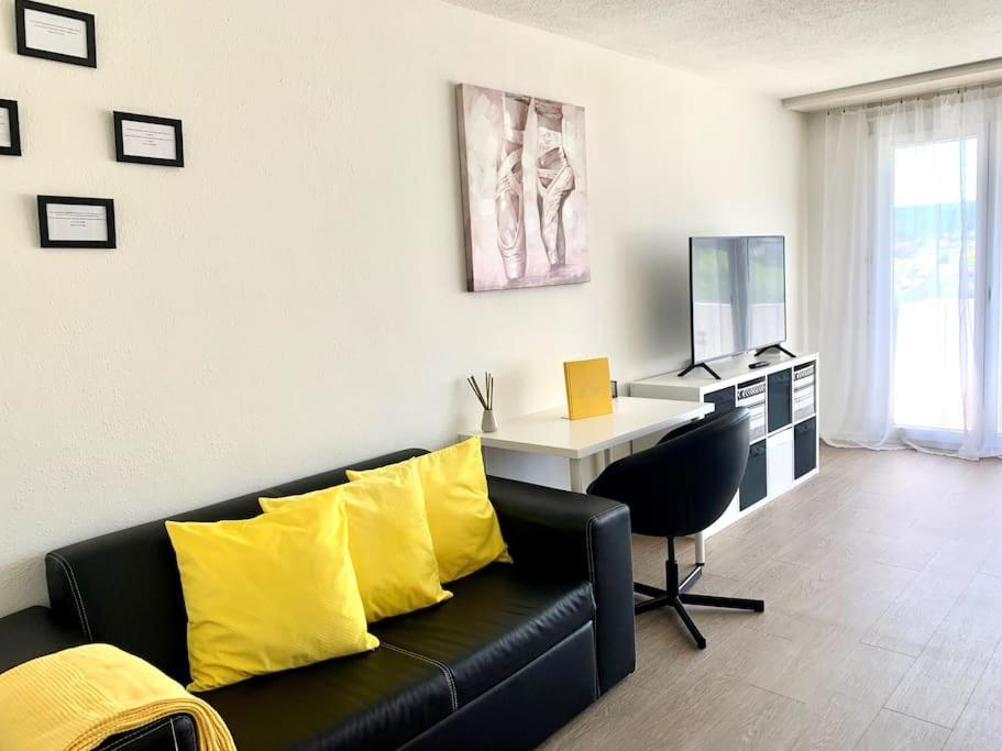 Little Penthouse **** Apartment Dietikon Bagian luar foto