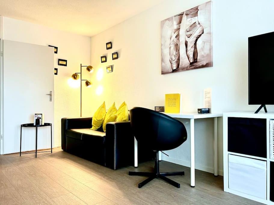Little Penthouse **** Apartment Dietikon Bagian luar foto
