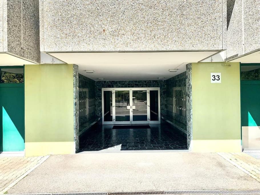 Little Penthouse **** Apartment Dietikon Bagian luar foto